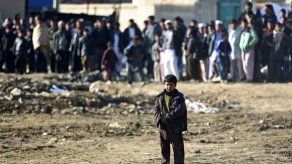 Atentado suicida mata a 2 civiles en Afganistán