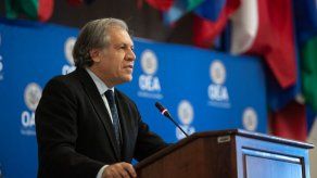 Almagro pide apoyo internacional para Guaidó