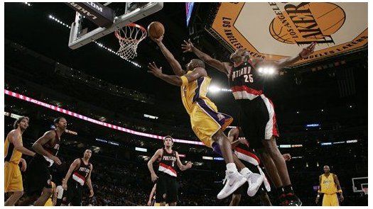 Los Lakers sumaron puntos contra los Trail Blazers