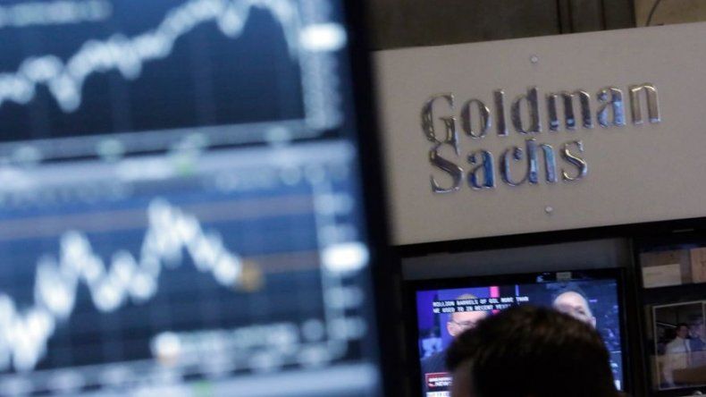 Jóvenes empleados de Goldman Sachs reclaman semana laboral de 80 horas