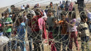 Unos 130.000 sirios alcanzan Turquía huyendo de Estado Islámico