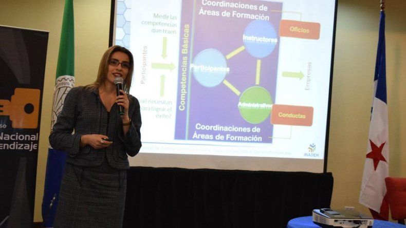Último adiós a exfuncionaria que falleció tras procedimiento estético