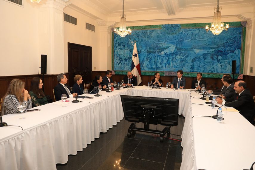 Viceministros de Estado se reúnen para avanzar en temas de interés nacional.