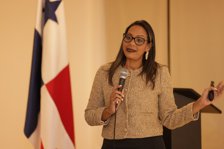 Renuncia Milena Gómez