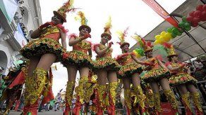 Minuto de silencio en el Carnaval boliviano por invasión chilena de 1879