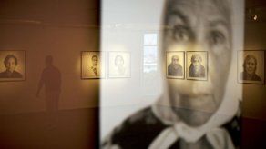 Conmueve muestra fotos Madres Plaza Mayo