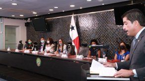 El presidente de la Cámara de Comercio, Industrias y Agricultura de Panamá (Cciap), presenta el informe del Observatorio de Seguridad Ciudadana ante la Comisión de la Mujer de la Asamblea Nacional.