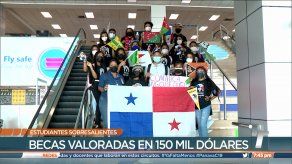 Estudiantes sobresalientes obtienen becas del Ifarhu