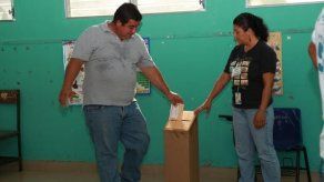 Cierran mesas de votación en elecciones parciales del circuito 7-2