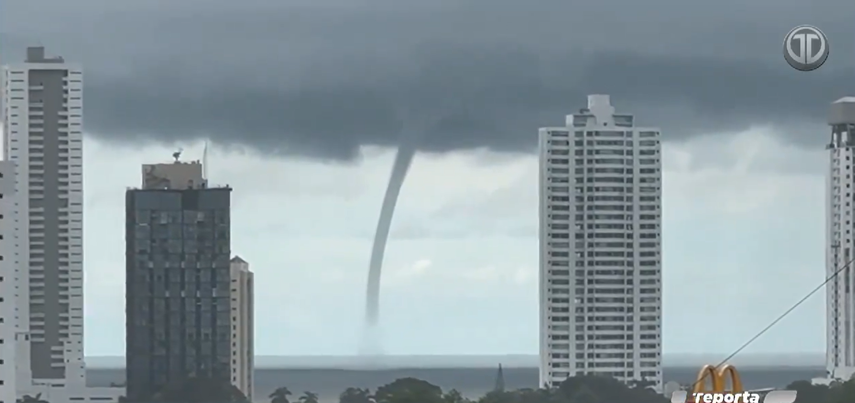 Tromba marina en la ciudad de Panamá.