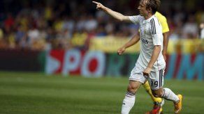 El Real Madrid gana en Villarreal y se acerca a la cabeza