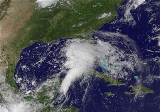 Tormenta tropical Debby se desplaza en Golfo de México