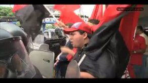 Universitarios intentan protestar