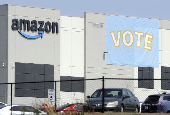 Amazon aseguró suficientes votos para impedir la organización de un sindicato de los trabajadores en un depósito en Bessemer.