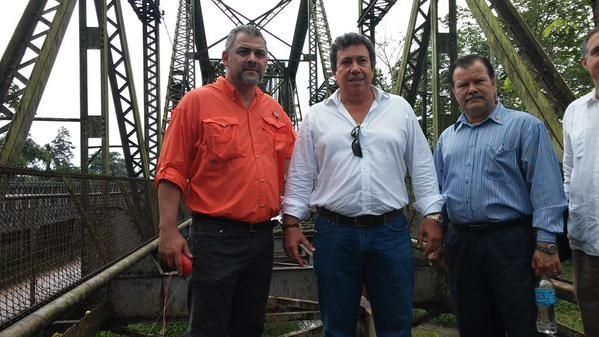 Ministros de Costa Rica y Panamá visitan puente sobre río Sixaola