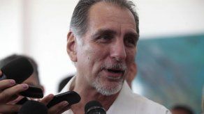 Maduro condecora a agente cubano René González con la orden Francisco de Miranda