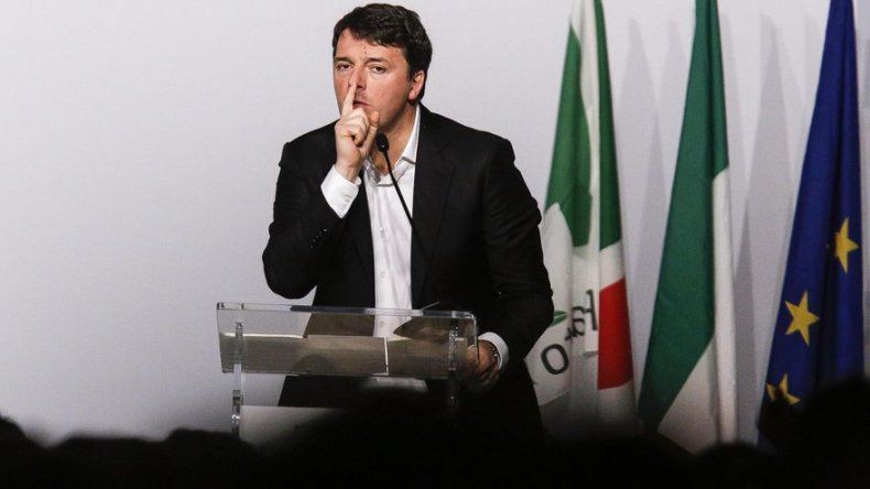Renzi renuncia como jefe de su partido, buscará otro mandato