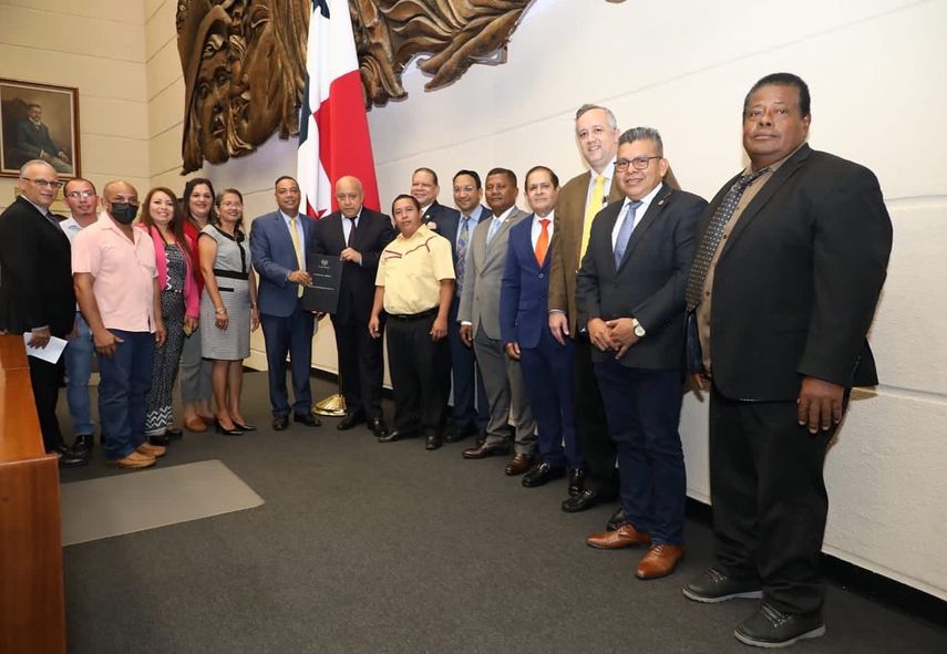 El proyecto de Ley 890﻿ fue aprobado en tercer debate.