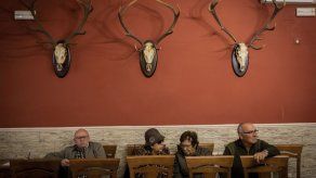 Los políticos españoles luchan por el decisivo voto rural