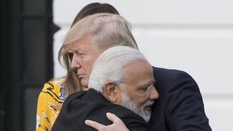 Trump y Modi exhiben sintonía y aparcan sus tensiones sobre inmigración