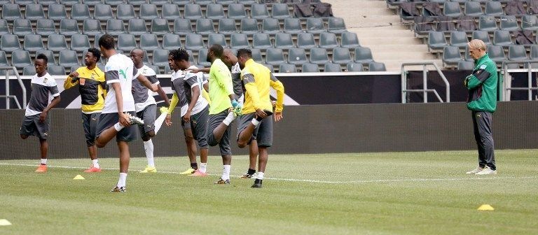 Camerún retrasa salida a Brasil por un problema de primas