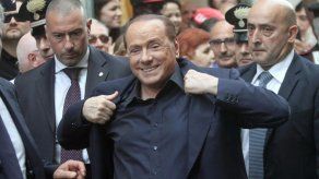 Berlusconi anuncia su intención de ser sucedido como líder de Forza Italia