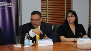 López sostiene primera reunión con nuevos directores ejecutivos de la CSS