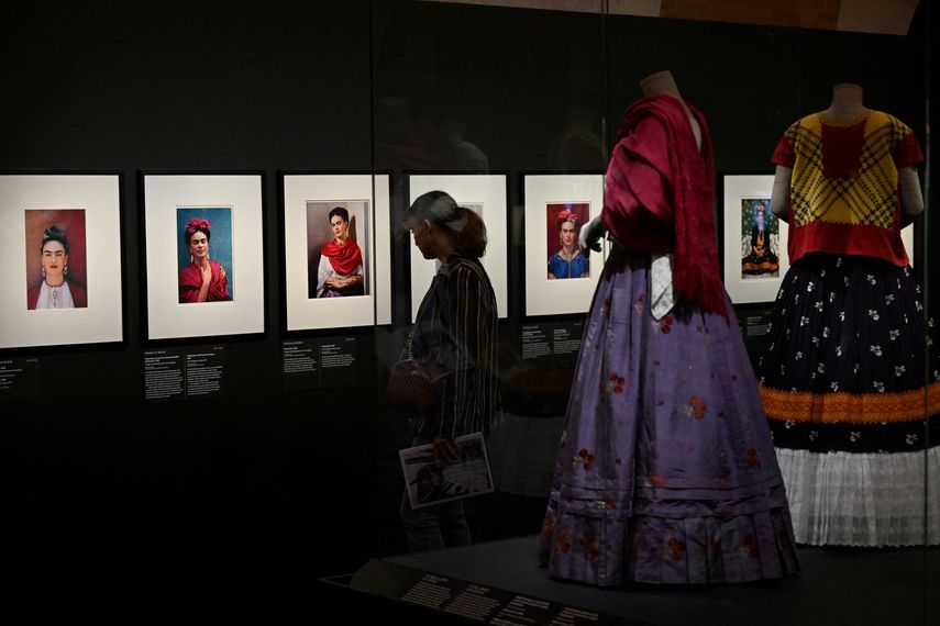 París revela la íntima conexión entre Frida Kahlo y la moda
