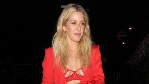 Ellie Goulding ocultaba su tripita de embarazada con el abrigo de su marido