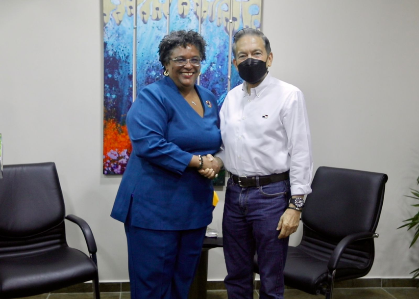 El presidente Cortizo se reúne con la primera ministra de Barbados.