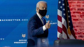 Biden dice que mantendrá los aranceles de EEUU a China