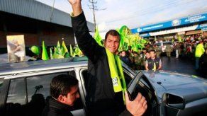 Campaña electoral se inició en Ecuador con Correa como favorito