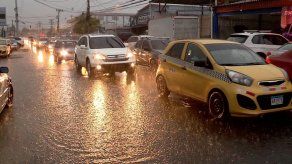 Emiten aviso de prevención hasta el 12 de noviembre por paso de onda tropical N° 54