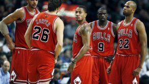 Rose responde ante Celtics; Spurs siguen invictos en casa
