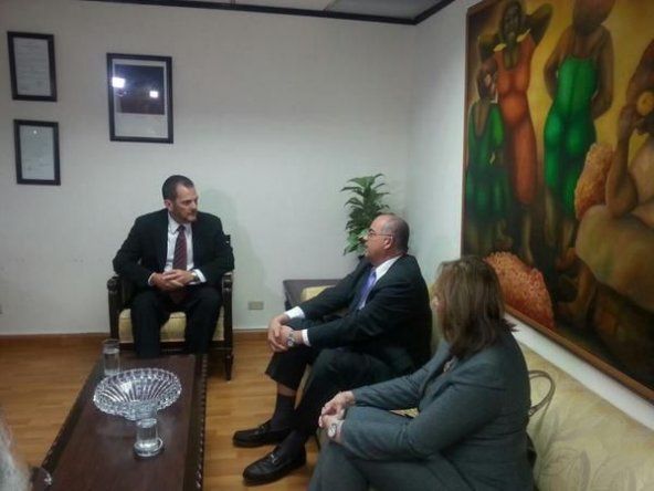 Humbert llega a la Contraloría para iniciar proceso de transición