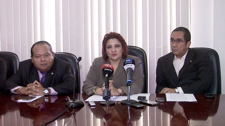 Abogados piden suspensión de ferias migratorias Crisol de Razas