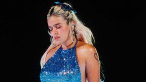 Karol G aparece y envía un mensaje a sus fanáticos tras su inesperado aterrizaje de emergencia.