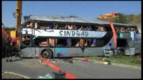 Choque de autobuses deja nueve muertos en Alemania