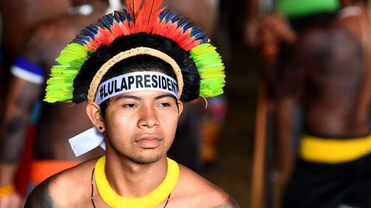 En Brasil, moda indígena como medio de resistencia