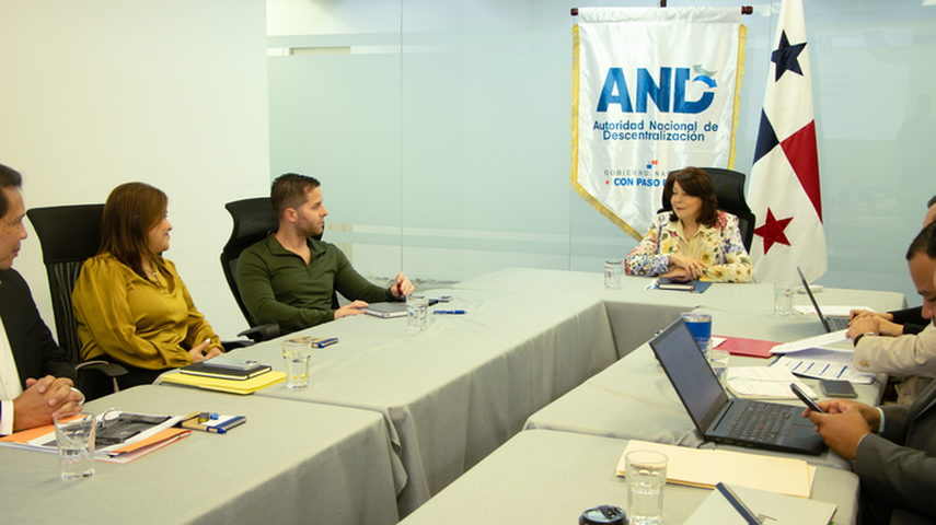 Roxana Méndez, sostuvo una reunión con el equipo técnico del alcalde del distrito de Panamá. Roxana Méndez, sostuvo una reunión con el equipo técnico del alcalde del distrito de Panamá.