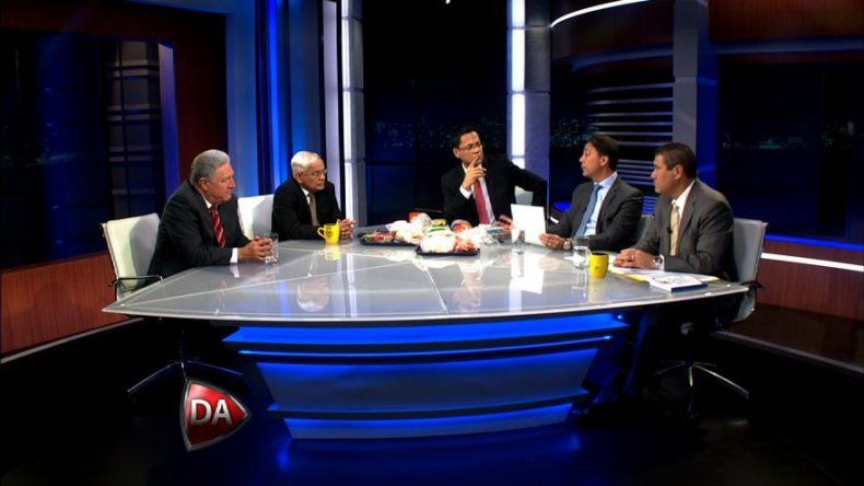 Control de Precios: iniciativa transitoria y renovable, ministros Arrocha y Arango