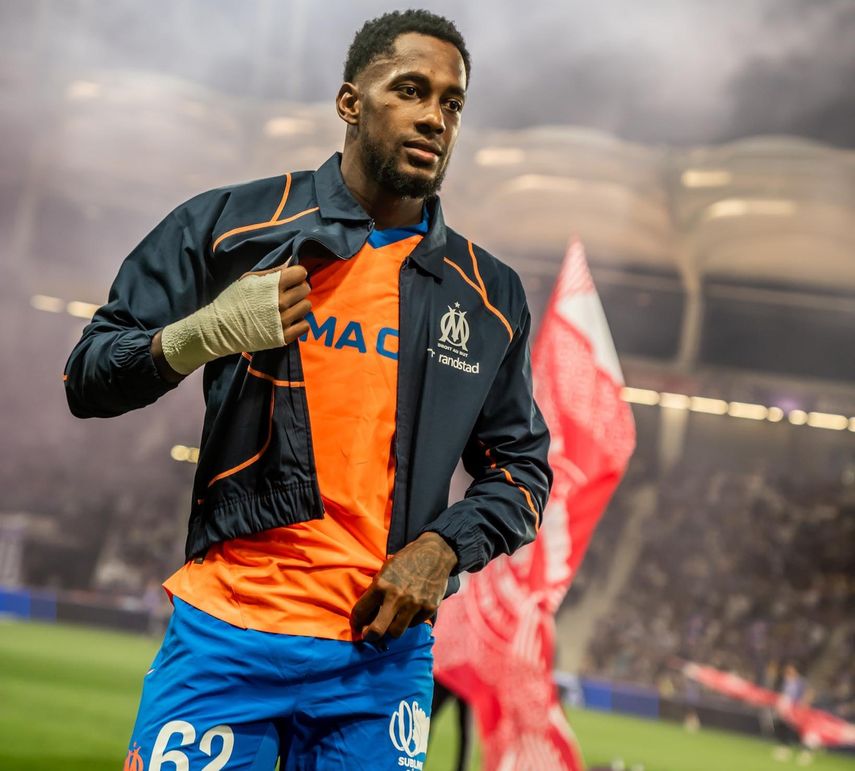 Las publicaciones del Olympique de Marsella que elogian al jugador Michael Amir Murillo.