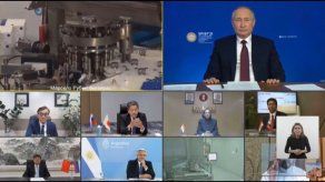 Fernández y Putin anuncian el inicio de la producción de Sputnik-V en Argentina