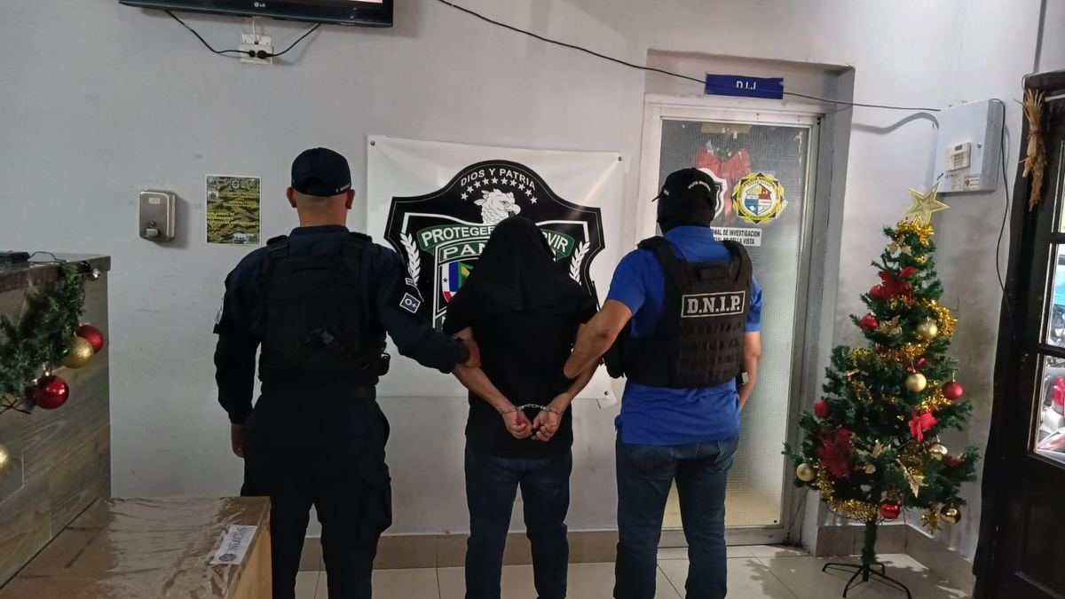 Funcionario Es Aprehendido Por El Delito De Corrupción De Servidores