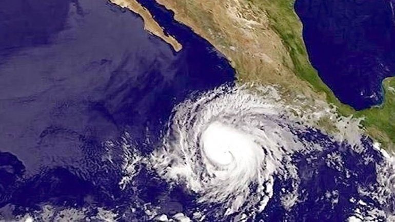 Tormenta Amanda se debilita tras dejar tres muertos en México