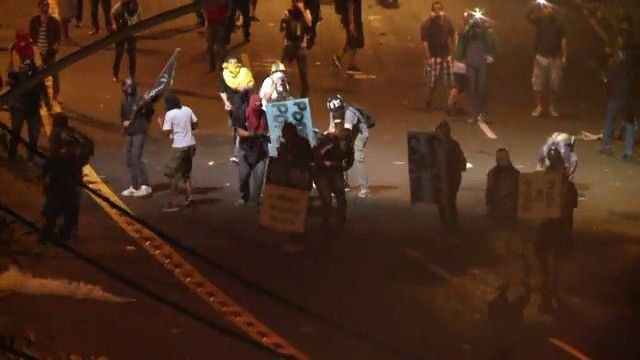 Protestas cierran estación de metro en Río y complican salida de afición