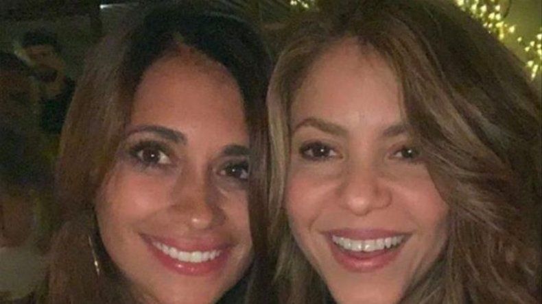 Shakira y Antonella Roccuzzo celebran juntas el triunfo liguero del Barcelona