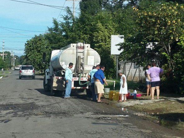 IDAAN inicia operativo con carros cisternas en David