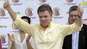 Santos y Zuluaga se enfrentan en debate por paz