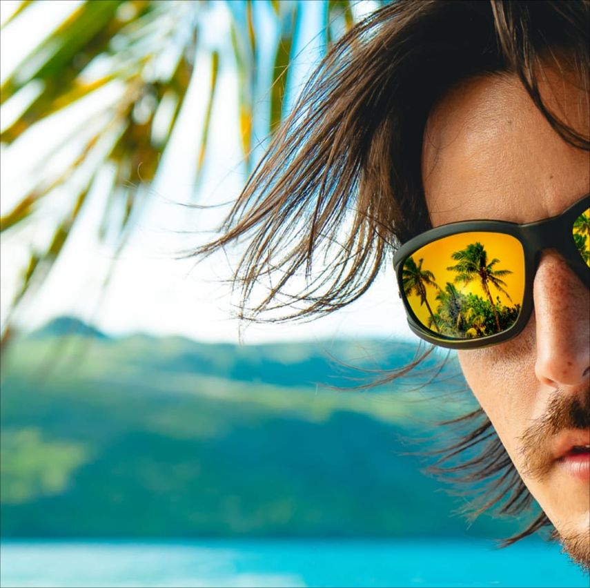 Su capacidad como compositor también se refleja en colaboraciones destacadas, incluyendo "Ay Dios Mío" de Karol G y "Raptame" de Reik. Su capacidad como compositor también se refleja en colaboraciones destacadas, incluyendo "Ay Dios Mío" de Karol G y "Raptame" de Reik.